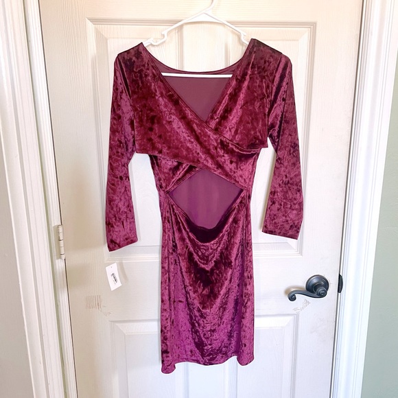 Macys sexy Velvet cut out Red Burgundy Long Sleeve Short Dress - Picture 1 of 8